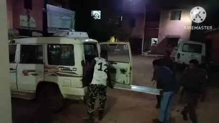 घाघरा: गम्हरिया चौक के पास अज्ञात वाहन की टक्कर से विक्षिप्त व्यक्ति घायल, पुलिस ने सीएचसी घाघरा पहुंचाया