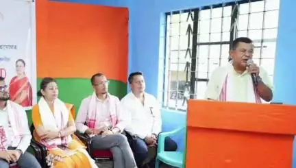 পূব ডিব্ৰুগড়: ২৮ জুনত অনুষ্ঠিত হবলগীয়া আদৰ্শ সংসদ অনুষ্ঠানৰ বিজেপি জিলা কাৰ্যালয়ত আজি প্ৰস্তুতিৰ সভাত অংশগ্ৰহণ মন্ত্ৰী প্ৰশান্ত ফুকনে