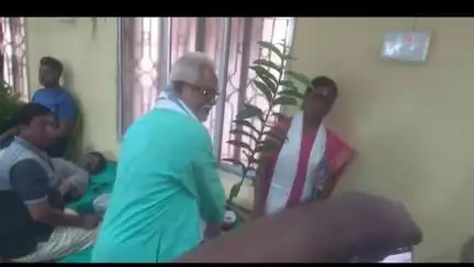 কোলাঘাট: কোলাঘাটে কোলা ১ন গ্রাম পঞ্চায়েতের আয়োজনে স্বেচ্ছায় রক্তদান শিবিরে  উপস্থিত তমলুক সংগঠনিক জেলা TMC প্রাক্তন  সভাপতি