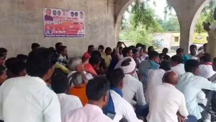 टनकुप्पा: हम पार्टी के नेताओं ने परिवर्तन जनसभा को लेकर टनकुप्पा एवं फतेहपुर प्रखंड के कार्यकर्ताओं के साथ बैठक की