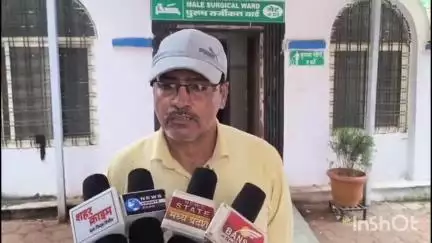 धार: धार में बिना सुरक्षा उपकरण के काम कर रहे विद्युत कर्मचारी को लगा करंट, उत्तमसिंह ने दी जानकारी