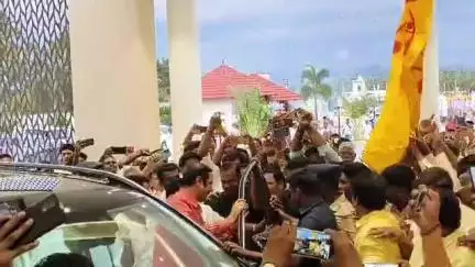 திருப்பத்தூர்: ஆதியூரில் இந்தாங்க என் பொண்ணு கிட்ட பேசுங்க வீடியோ கால் செய்து அன்புமணியிடம்  போனை கொடுத்த தொண்டர்