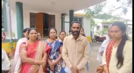 పాడేరు ఐటీడీఏ పరిధిలో పనిచేస్తున్న స్టాఫ్ నర్సుల బదిలీలు, పదోన్నతుల్లో న్యాయం చేయాలి - ఏఐటీయూసీ జిల్లా కో కన్వీనర్ అమర్