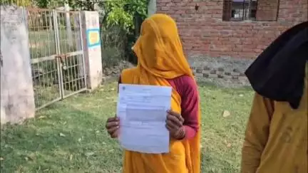 मऊरानीपुर: समथर थाना क्षेत्र में दबंगों ने महिला और उसके ससुर के साथ की मारपीट, पीड़िता ने न्याय की गुहार लगाई