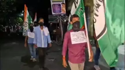 ব্যারাকপুর ২: অভিষেক বন্দ্যোপাধ্যায়ের সমর্থনে ও বাঙ্গালীদের উপর বিভিন্ন রাজ্যে অত্যাচারের ঘটনার প্রতিবাদে ব্যারাকপুরে মৌল মিছিল তৃণমূ