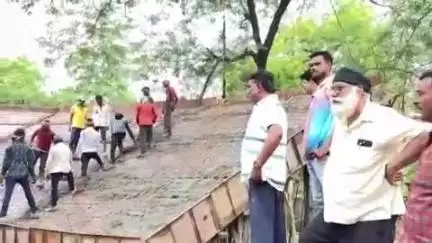 कवर्धा: शहरवासियों को जल्द मिलेगा सुविधायुक्त फूड पार्क, नपा अध्यक्ष ने किया निर्माणाधीन फूड पार्क का निरीक्षण