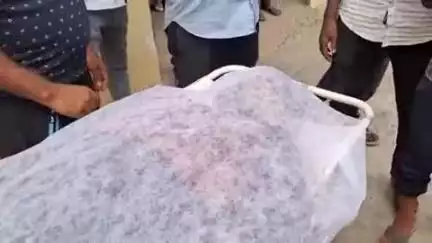 मुगलसराय: माल गोदाम स्थित डाउन रेलवे लाइन पर वेल्डिंग कार्य के दौरान करंट लगने से युवक की हुई दर्दनाक मौत