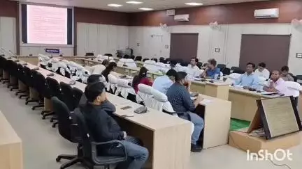 जमुई: मुख्य सचिव ने वीडियो कॉन्फ्रेंसिंग के माध्यम से विभागीय योजनाओं की समीक्षा की, दिए आवश्यक निर्देश
