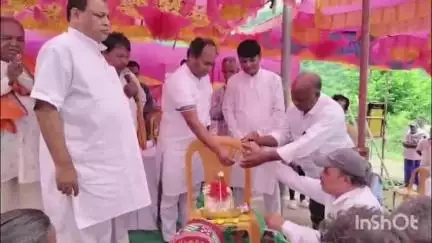 ଜରଡା: ତାଡକାସାହି ଠାରେ ଆଦିବାସୀଙ୍କ ସ୍ବାର୍ଥ ପାଇଁ କଂଗ୍ରେସର ଜନ କଲ୍ୟାଣ ସଭା।