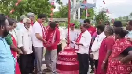 సూర్యాపేట: విభాళాపురం గ్రామ పంచాయితీ పరిధిలోని నాగయ్య గూడెంకి చెందిన పలువురు సీపీఎంలో చేరిక
