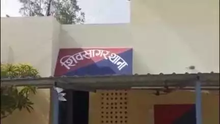 शिवसागर: शिवसागर थाना क्षेत्र के शिवसागर मोड़ के समीप वृंदावन रेस्टुरेंट के पास से एक अपाची बाइक हुई चोरी