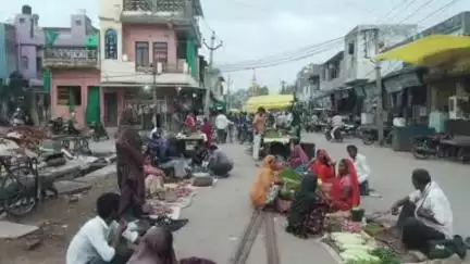 मांगरौल: मांगरोल में सब्जी मंडी की व्यवस्थाओं पर जिला कलेक्टर के आदेश की अवहेलना