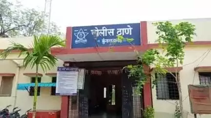 बिलोली: हारणाळी स्मशानभूमी जवळ अवैधरित्या रेती वाहतूक करणारे वाहन कुंडलवाडी पोलिसांनी पकडले, गुन्हा नोंद
