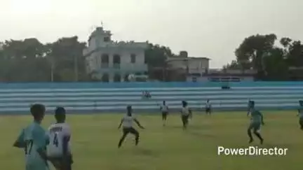 तेघरा: तेघड़ा में 72वां मोइनुल हक टूर्नामेंट के तीसरे दिन का दूसरा मैच बराबरी पर छूटा