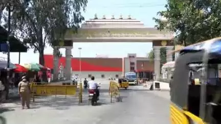 வேலூர்: வேலூர் புதிய பேருந்து நிலையத்தில் அவலம் முறையான பராமரிப்பு இல்லாததால் பாதிக்கப்படும் பயணிகள் #localissue