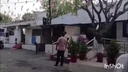 हिंगणघाट: तरोडा पारधी बेड्यावर चोरी: अज्ञात चोरट्याने घरातून चोरुन नेले नगदिसह ४ लाख ५० हजार रुपये किमतीचे ऐवज