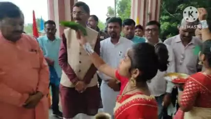 सोनाहातु: केंद्रीय रक्षा राज्य मंत्री संजय सेठ ने कस्तूरबा गांधी विद्यालय, सोनाहातू का निरीक्षण किया