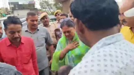 लाडपुरा: पूर्व सीएम वसुंधरा राजे कोटा पहुंचीं, निजी हॉस्पिटल में भर्ती बारां भाजपा जिलाध्यक्ष के परिजनों से की मुलाकात