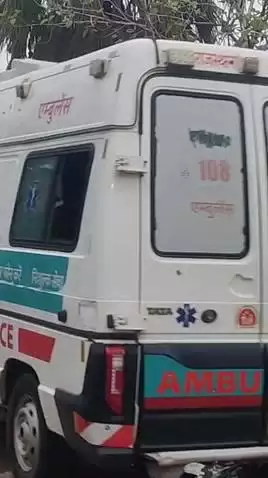 रूपवास: गांव श्रीनगर के पास 2 बाइकों में हुई जबरदस्त भिड़ंत, हादसे में 2 बाइक सवार गंभीर रूप से हुए घायल