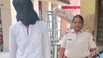 गोह: हमीदनगर मोड़ के समीप चोरी की बाइक के साथ एक युवक को किया गया गिरफ्तार