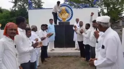 ಸಿಂದಗಿ: ಬಂಟನೂರ ಗ್ರಾಮದ ಅಂಬೇಡ್ಕರ್ ಕಾಲೋನಿಯಲ್ಲಿ ಸಿಸಿ ರಸ್ತೆ ನಿರ್ಮಾಣ ಕಾಮಗಾರಿಗೆ ಶಾಸಕ ಅಶೋಕ ಮನಗೂಳಿ ಭೂಮಿಪೂಜೆ