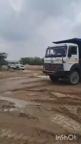 टोंक: चूली रपट के पास जिला प्रशासन और पुलिस ने 2500 टन अवैध बजरी को किया सीज