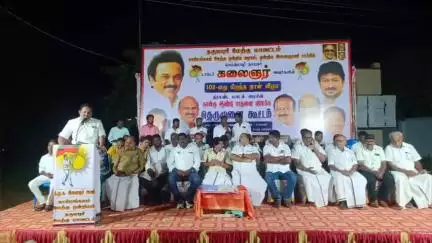 காரியமங்கலம்: அண்ணாமலை அள்ளியில்  தமிழக அரசின் 4 -ம் ஆண்டு சாதனை விளக்க தெருமுனைக் கூட்டம்