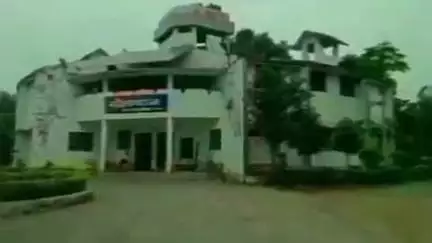 गोला: गोला पुलिस ने पोक्सो एक्ट के तहत मामला दर्ज कर एक नाबालिग को सुधार गृह भेजा
