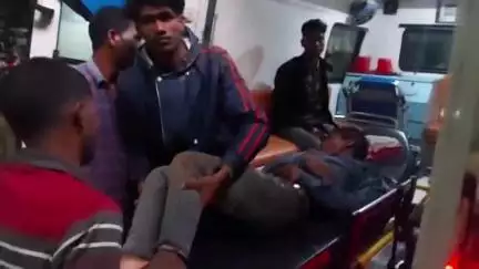 कुरडेग: खिंडा के पास मोटरसाइकिल दुर्घटना में दो युवक घायल, सिमडेगा सदर अस्पताल में भर्ती