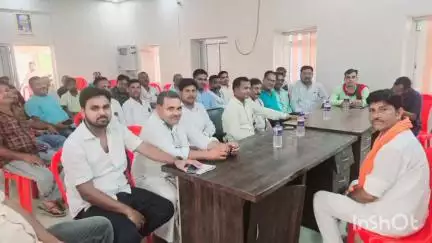 सिरौली गौसपुर: ग्राम पंचायत पानसरा में पंचायत सहायक ने पंचायत भवन नहीं खोला, सभी ग्राम प्रधानों ने BDO को सौंपा ज्ञापन