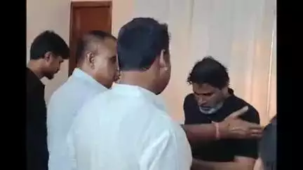 पताही: पताही प्रखंड के आधा दर्जन से अधिक नेताओं ने पटना में आयोजित सदस्यता समारोह में प्रशांत किशोर के समक्ष सदस्यता ग्रहण की