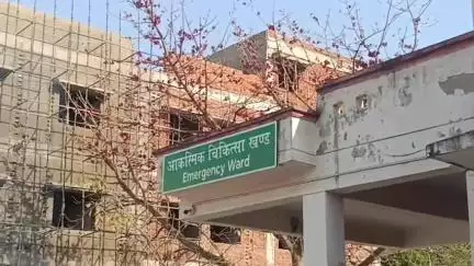 रुद्रपुर: जोगिया के पास अज्ञात वाहन की ठोकर से मोटरसाइकिल सवार गंभीर रूप से घायल, प्राथमिक उपचार के बाद जिला अस्पताल किया गया रेफर