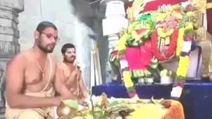 యాదగిరిగుట్ట: యాదాద్రి శ్రీ లక్ష్మీనరసింహస్వామి నిత్య కళ్యాణ మహోత్సవాన్ని అంగరంగ వైభవంగా నిర్వహించడం జరిగింది: లక్ష్మీ నరసింహ చార్యులు