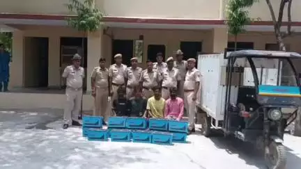 नैनवां: नैनवा एसबीआई बैंक की चोरी की घटना का पुलिस ने किया खुलासा, चार आरोपियों को गिरफ्तार कर 14 बैटरी व टेम्पो किया ज़ब्त