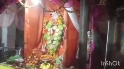 बंडा: आषाढ़ के पहले मंगलवार को बंडा के हनुमान मंदिरों में उमड़ी श्रद्धालुओं की भीड़