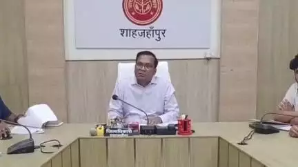 शाहजहांपुर: 10 बार से अधिक चालान वाले वाहनों को जब्त किया जाएगा, थाने में खड़े किए जाएंगे: जिलाधिकारी