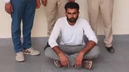 लूनकरनसर: गोपल्यान रोही में अवैध रूप से संचालित शराब की दुकान पकड़ी गई, दुकानदार को किया गया गिरफ्तार