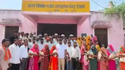 धरियावद: भोजपुर, लोहागढ़ व देवला में मुख्यमंत्री कृषक साथी योजना के तहत नि:शुल्क मक्का किट वितरित किए गए, विधायक रहे मौजूद