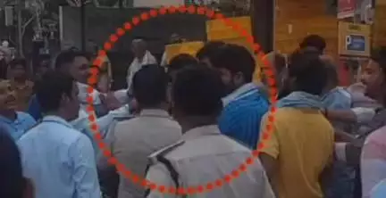 पटना ग्रामीण: आनंदपुरी में संदिग्ध परिस्थिति में युवक की मौत, पुलिस के सामने मृतक के परिजनों और गार्ड में मारपीट