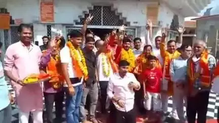 टीकमगढ़: कुंडेश्वर मंदिर ट्रस्ट में नई कार्यकारिणी का चयन, अभिषेक पस्तोर बने अध्यक्ष