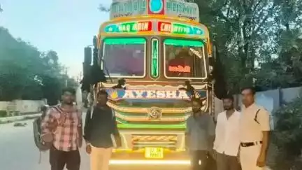 అల్లాదుర్గం: అక్రమంగా తరలిస్తున్న రేషన్ బియ్యం లారీని పట్టుకున్న పోలీసులు లారీ డ్రైవర్ యజమానిపై కేసు నమోదు