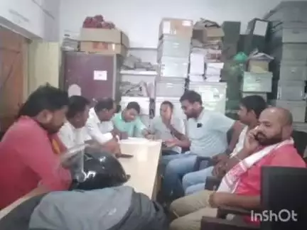 शाम्हो अकहा कुरहा: बाढ़ पूर्व तैयारियों को लेकर शाम्हो प्रखंड कार्यालय में अनुश्रवण समिति की बैठक हुई