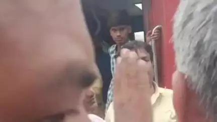 सैदपुर: पवन एक्सप्रेस में गर्मी के कारण युवक की हुई मौत, औड़िहार स्टेशन पर यात्रियों ने किया हंगामा