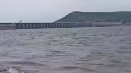 ನಿಡಗುಂದಿ: ಆಲಮಟ್ಟಿ ಜಲಾಶಯದ ಹೊರ ಹರಿವು ಹೆಚ್ಚಳ, ನದಿ ಪಾತ್ರದ ಜನರು ಎಚ್ಚರಿಕೆಯಿಂದಿರಲು ಅಧಿಕಾರಿಗಳ ಪ್ರಕಟಣೆ
