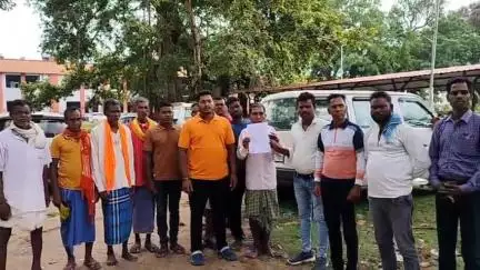 कोंडागांव: ग्राम पंचायत बड़ेबेंदरी में देवी स्थल से अतिक्रमण हटाने की मांग, ग्रामीणों ने जिला कार्यालय में सौंपा ज्ञापन