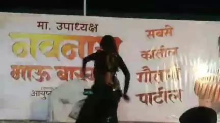 खुलताबाद: शहरातील यशोदा लॉन्स येथे गौतमी पाटीलचा डान्स पाहण्यासाठी खुलताबादकरांची तुफान गर्दी