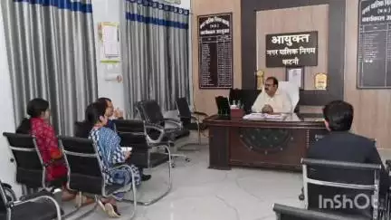 हरित अभियान में तेज़ी लाने के लिए मिशन चौक स्थित नगर निगम कार्यालय में आयुक्त की अध्यक्षता में बैठक हुई