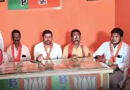 అలంపూర్: అధిక ఫీజులు వాసులు చేస్తున్న ప్రైవేట్ పాఠశాలలపై చర్యలు తీసుకోవాలి;బీజేపీ