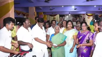 ஆவடி: பேருந்து நிலையம் அருகே இலவச கண் சிகிச்சை முகாமை அமைச்சர் நாசர் தொடங்கி வைத்தார்