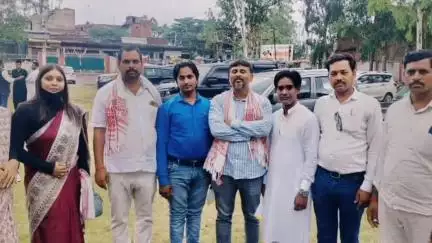 डुमरी: युवा कांग्रेस कार्यकर्ता जिलाध्यक्ष के नेतृत्व में उत्तरी छोटानागपुर प्रमंडलस्तरीय बैठक में भाग लेने डुमरी से रवाना